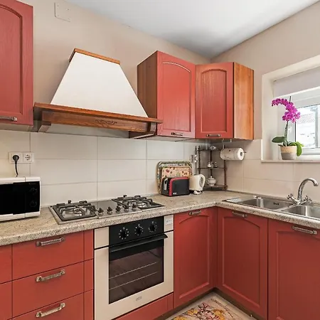 Carmen Apartment *